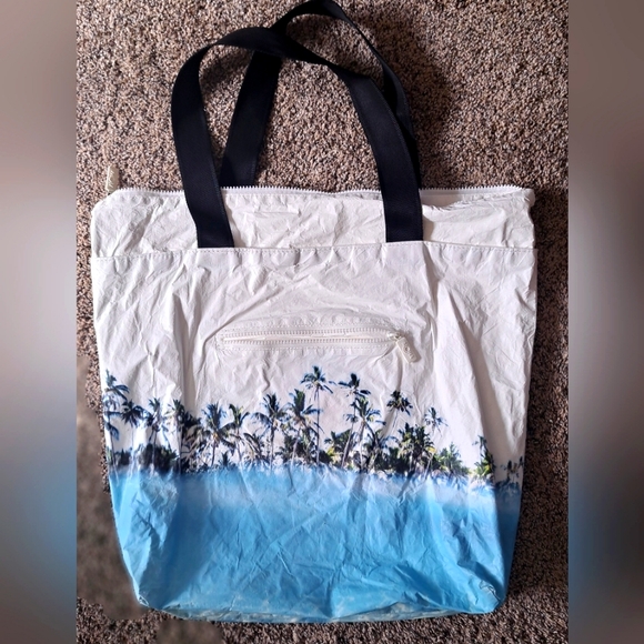 Aloha Collection Day Tripper x Samudra Tahiti Tema'e - Picture 11 of 16